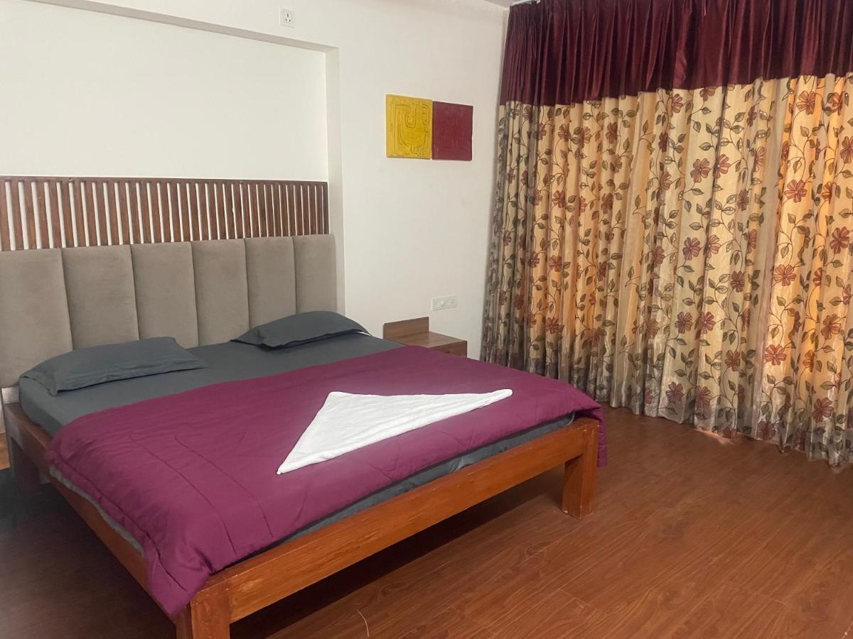 Royal Nest Premium Hotel Pune Exterior foto