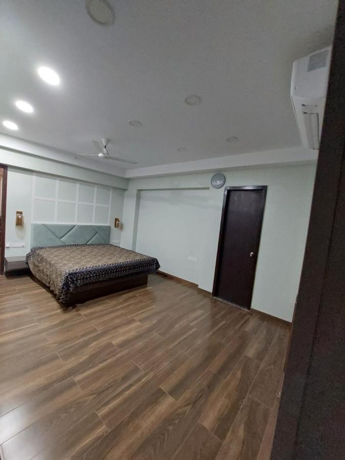 Royal Nest Premium Hotel Pune Exterior foto
